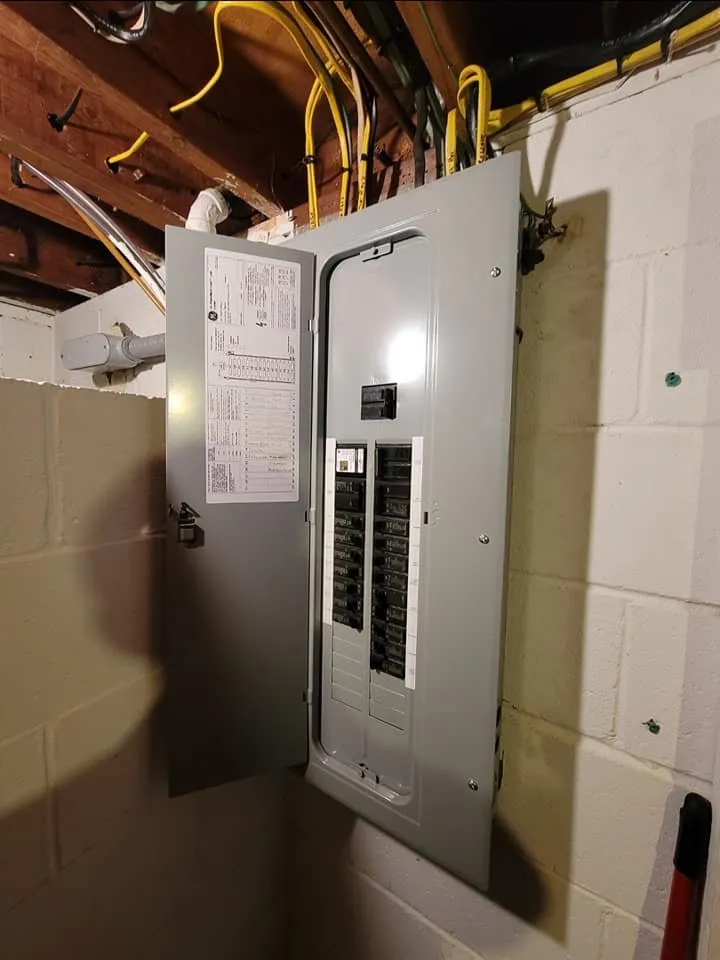 Slide of Lake Forest Emergency Electrician