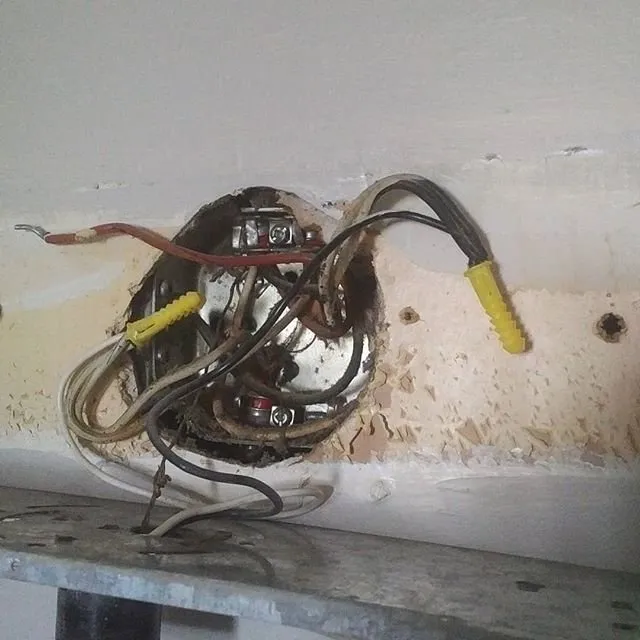 Slide of Lake View Licensed Electrician