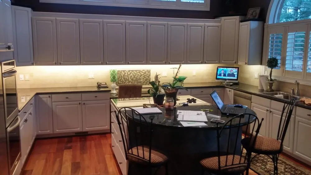 Emergency electrician providing outlet and switch repair in Shelby Twp, MI - Lakepointe Electric
