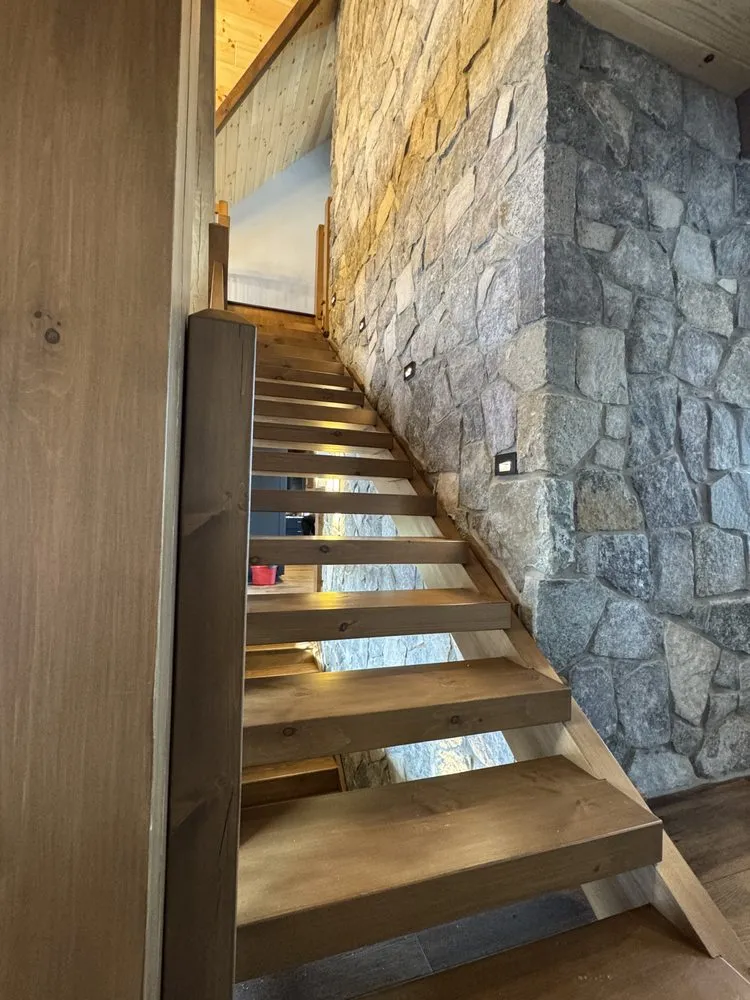 Slide of Lakeshore Design and Build