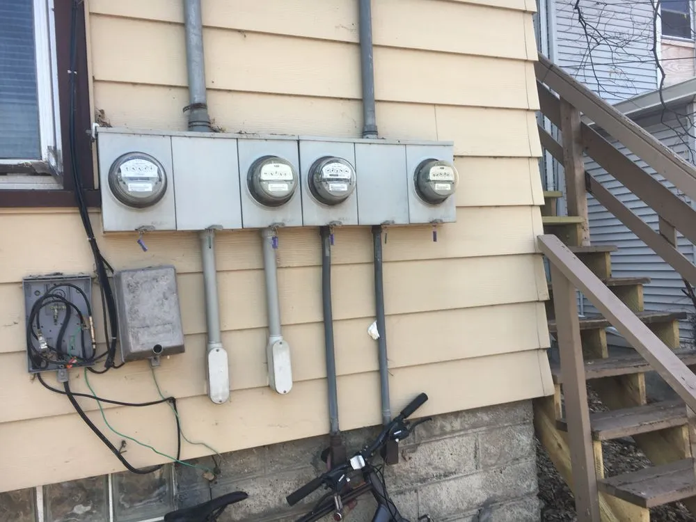 Certified outlet and switch repair service in ,  - Lakeview Electric