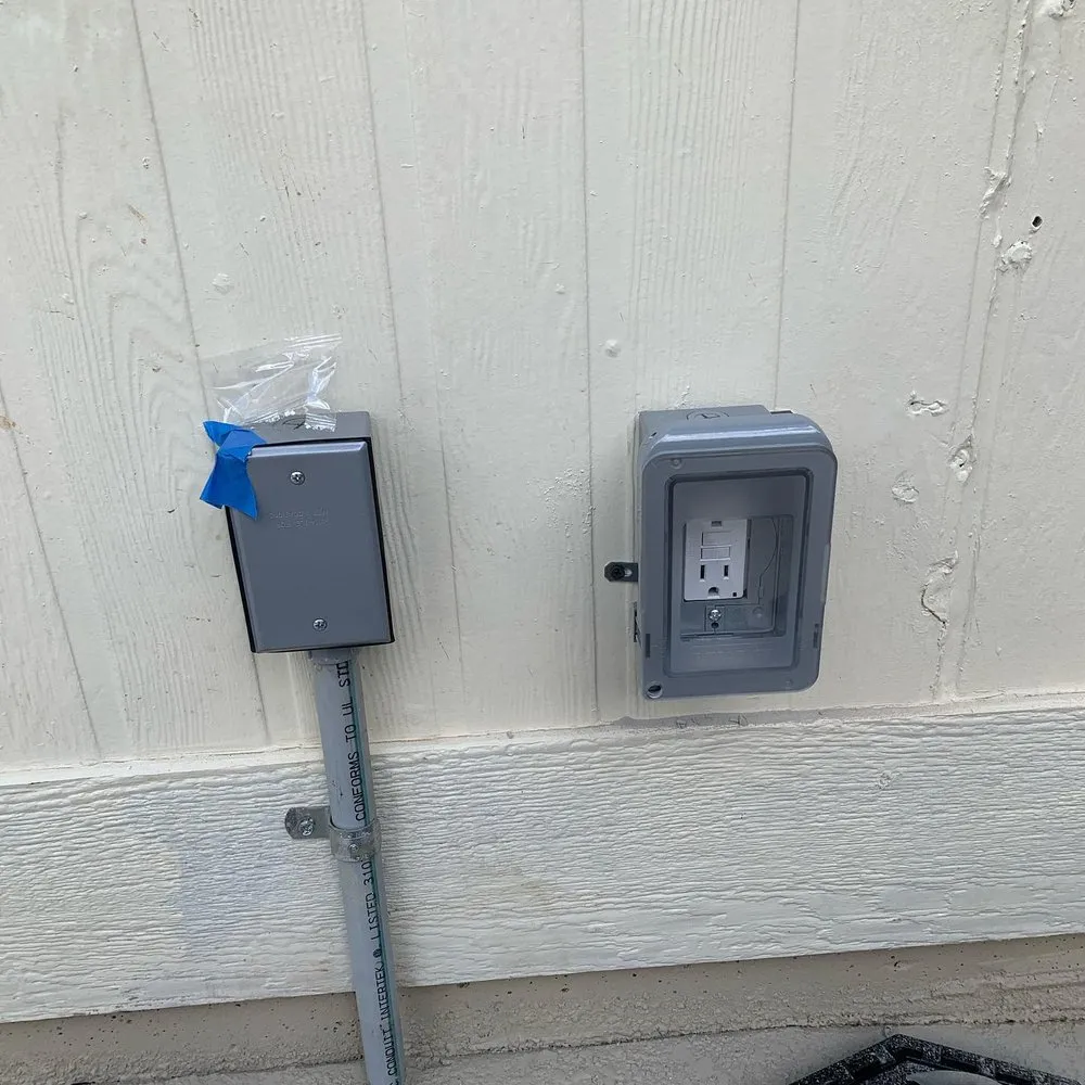 Slide of Lakeview Emergency Electrician