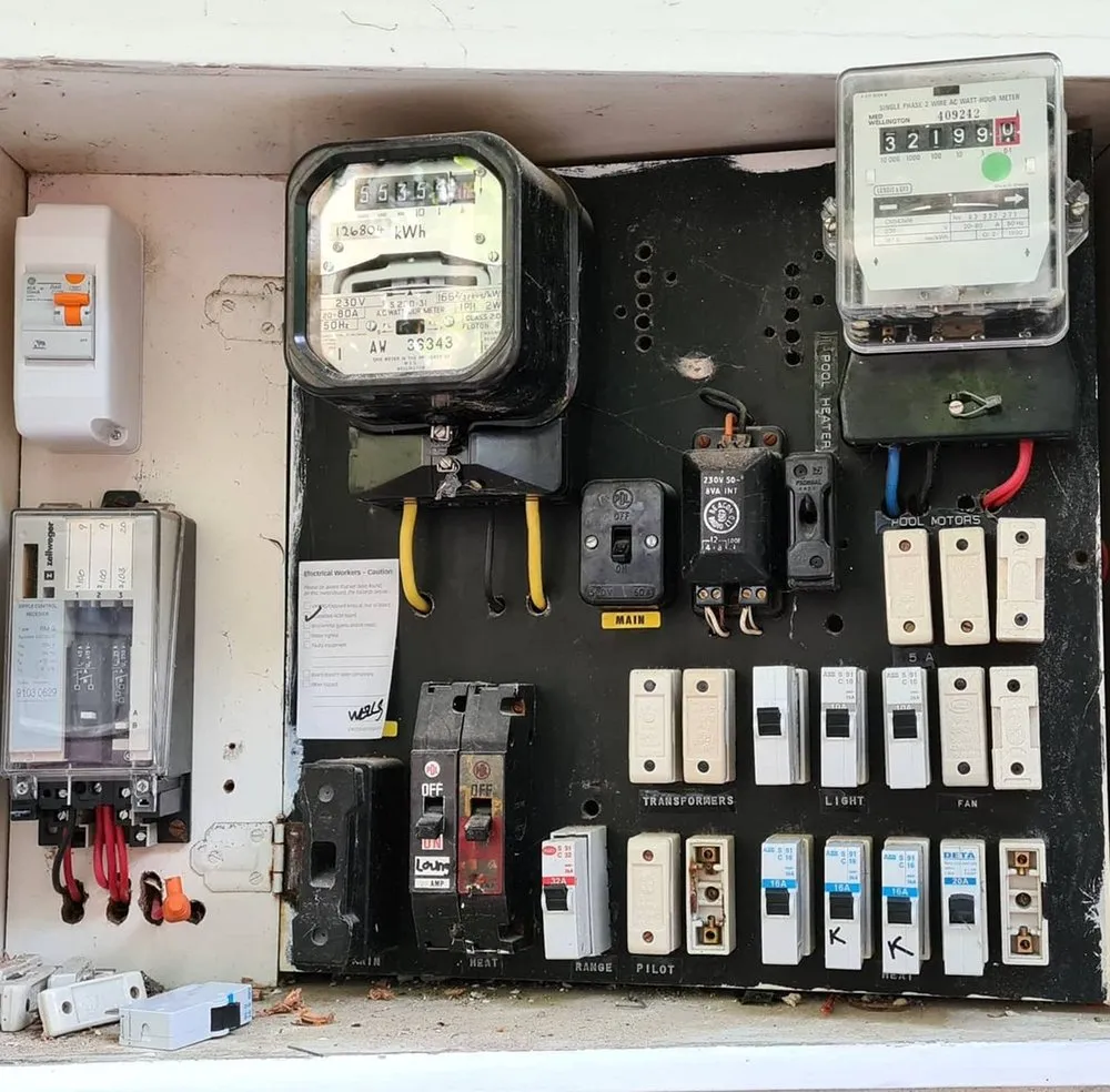 Slide of Lakeway Electric