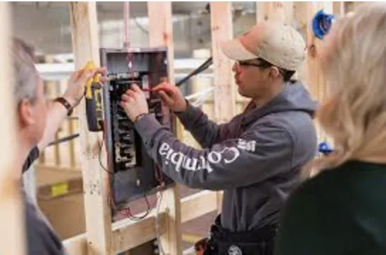 Slide of Lamonts Home Improvement