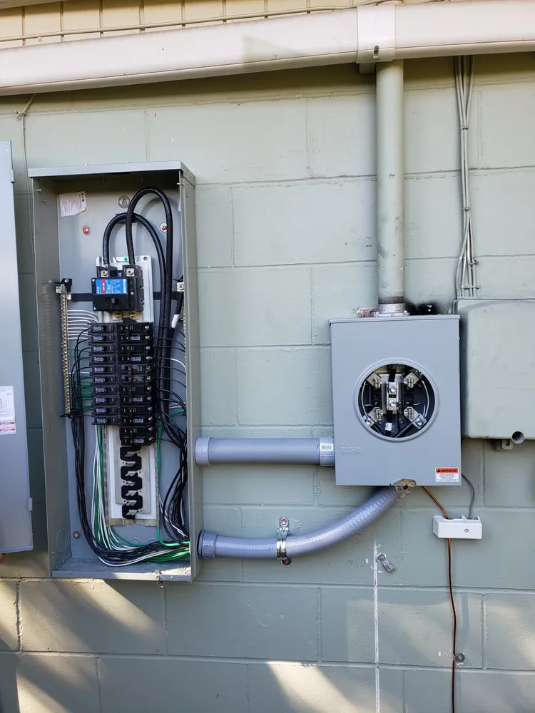 Emergency electrician providing electrical repair in Weeki Wachee, FL - Lane Electric