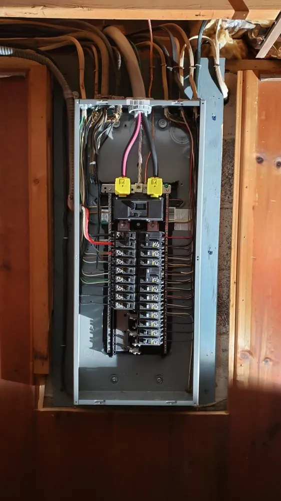 Licensed electrician providing emergency electrical service in Mohrsville, PA - Lapa Electric