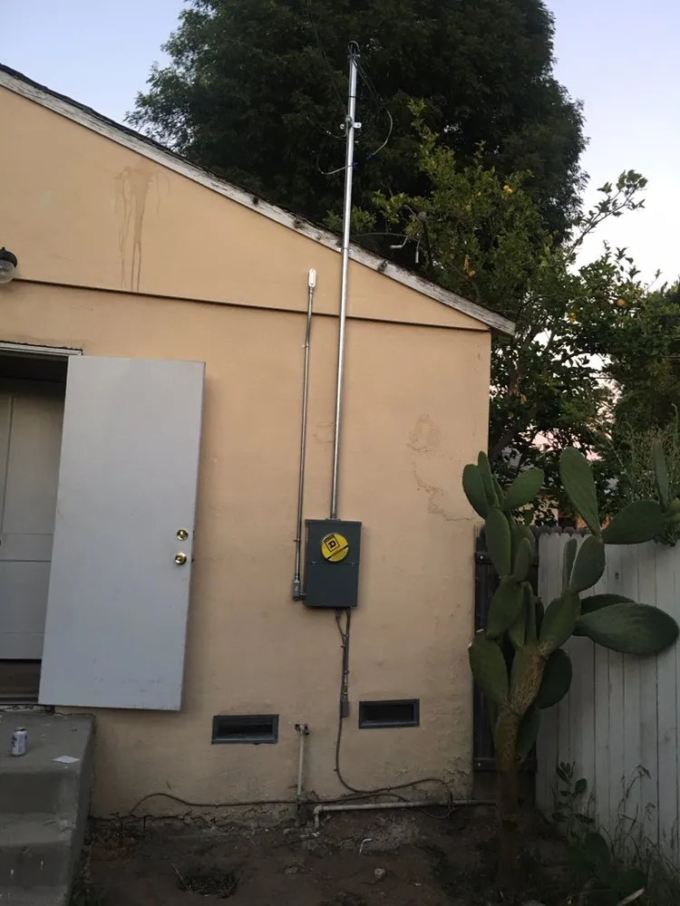 Professional emergency electrical service in ,  by Laredo Solar & Electric