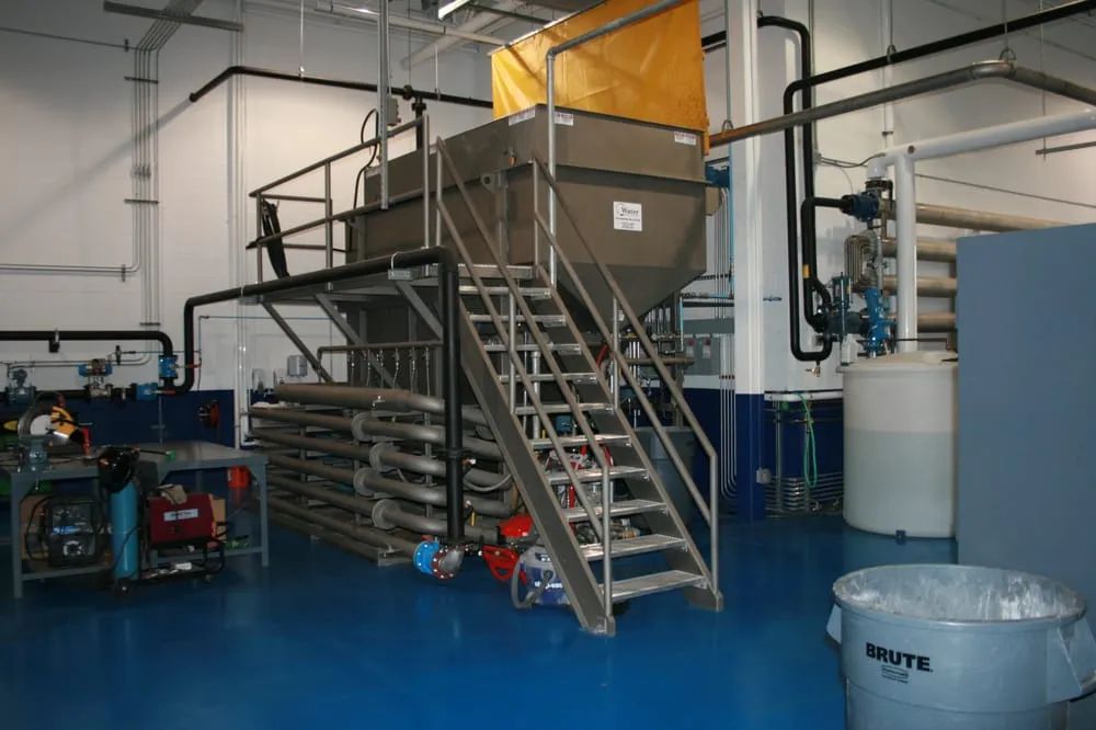 Slide of Laszlo Electric