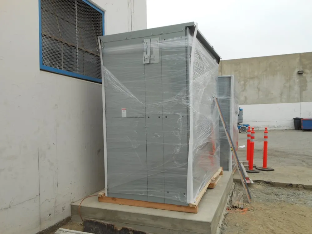 Slide of Laszlo Electric