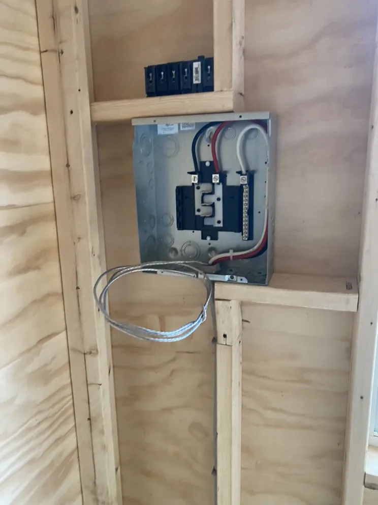 Trusted electrical service for homes in emergency electrical service, by