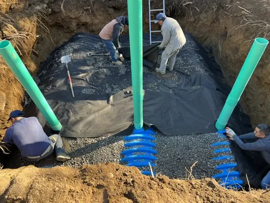 Lavariega Construccion Logo