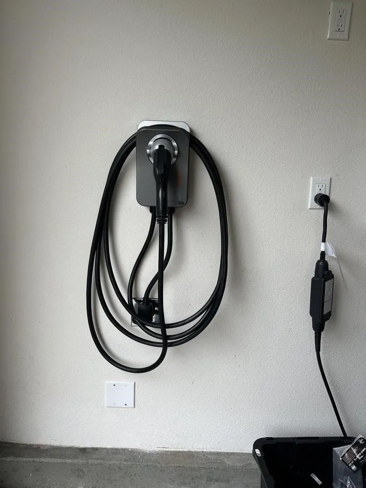 Slide of Lawncrest Electricians