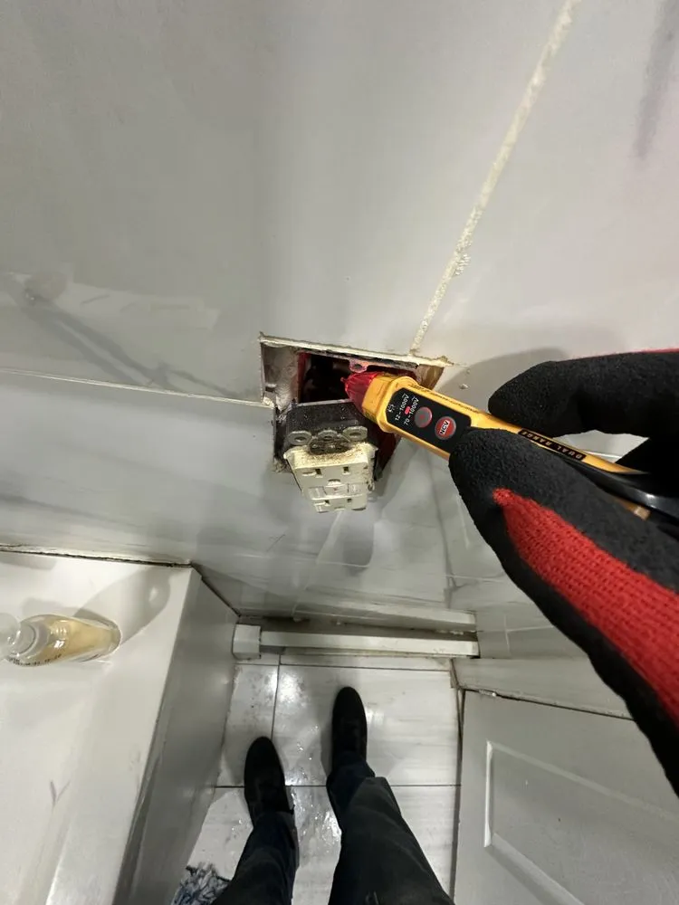 Affordable electrician providing lighting installation in Vauxhall, NJ - Lawrence Electrical