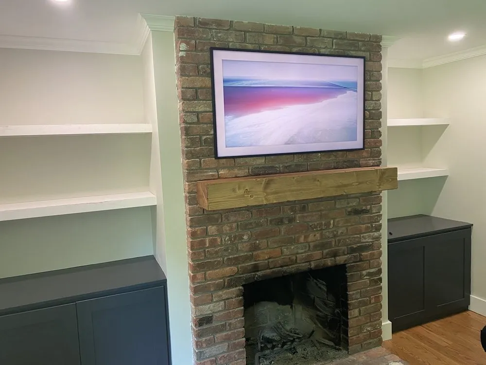 Reliable electrician providing electrical repair in , 