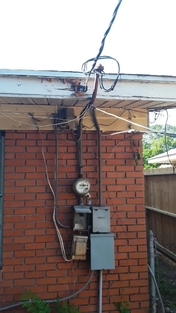 Slide of L&E Electrical Services - TECL 31068