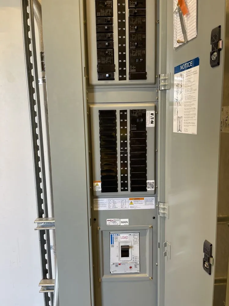 Slide of Le Electrician