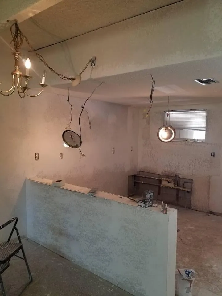 Slide of L&E Home Solutions