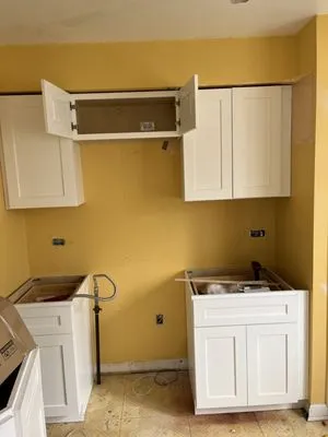 Leading Electric Logo