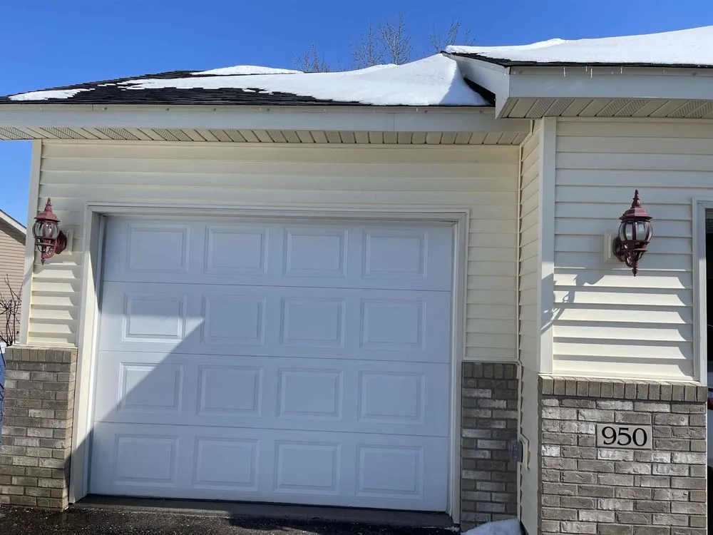 Reliable electrician providing lighting installation in , 