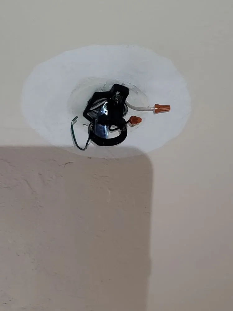 Slide of Lee Can Fixit