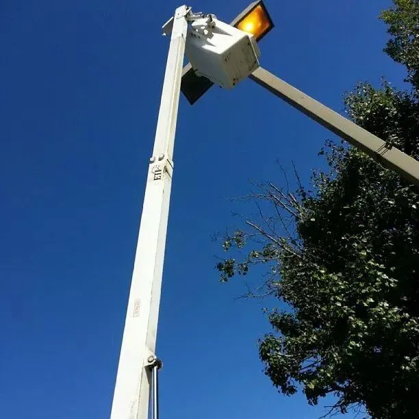 Professional circuit breaker repair in , by Lee Contracting