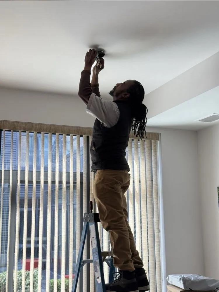 Slide of Lee Contracting