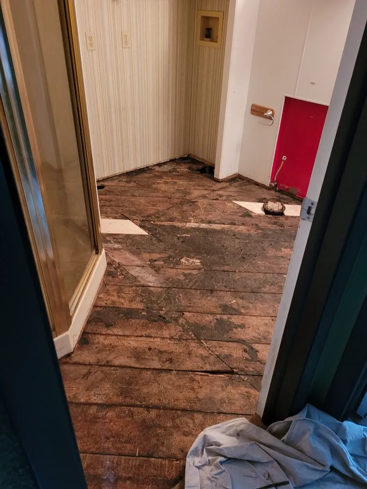 Slide of Lee Home Improvement