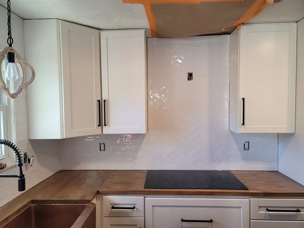 Slide of Lee Home Improvement