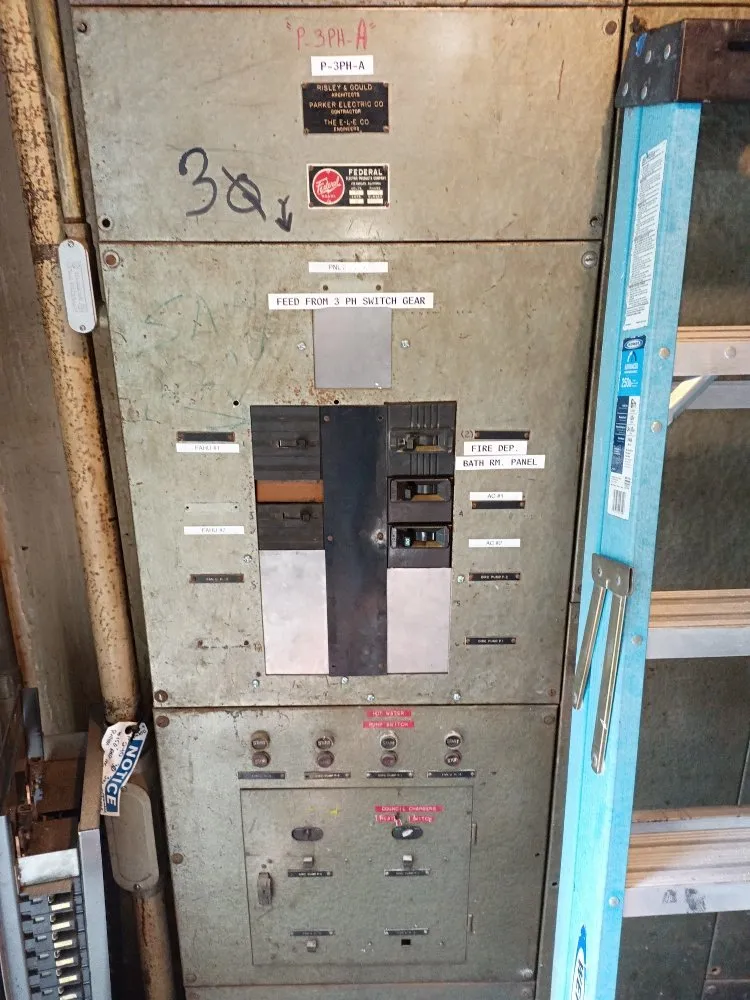 Professional circuit breaker repair service in ,  - LEE LIGHTING AND ELECTRIC