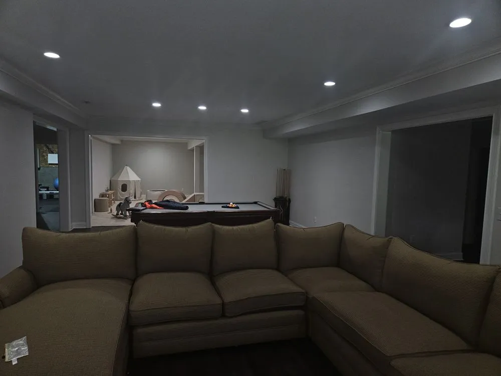 Slide of LeeLynn Electrical Services