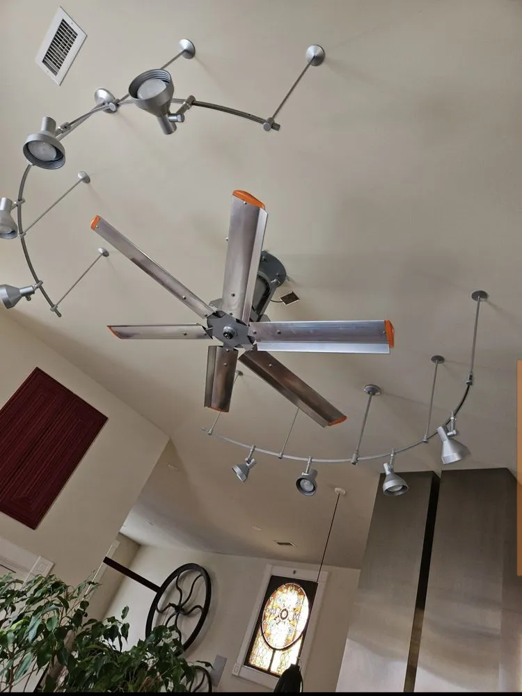 Slide of LeeLynn Electrical Services