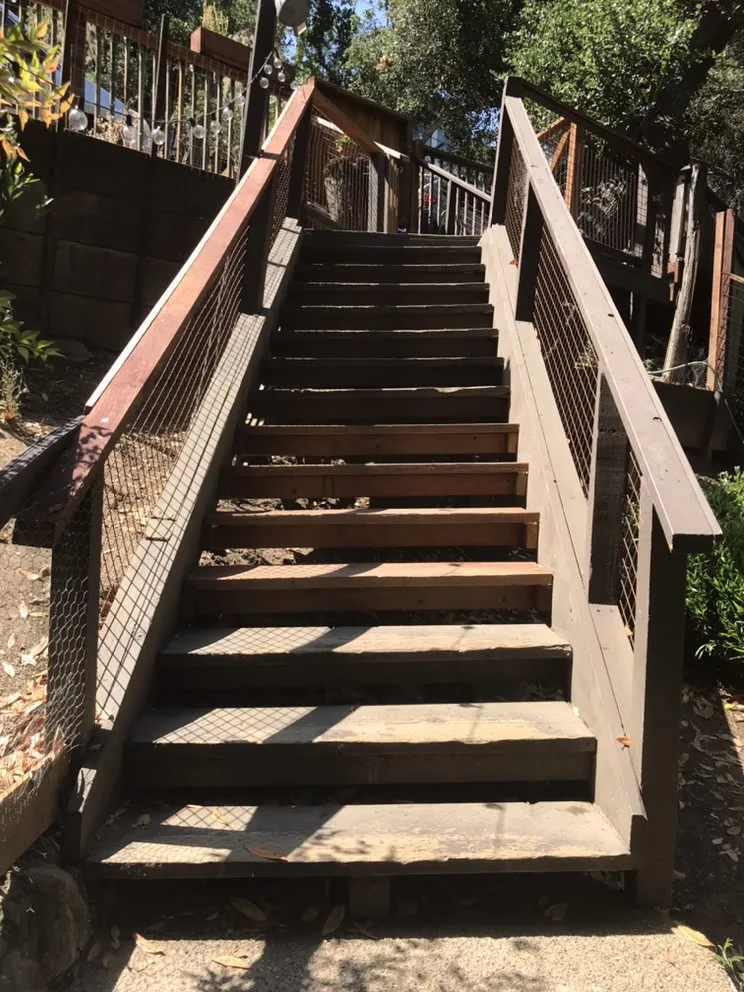 Slide of Lee’s Handyman Services