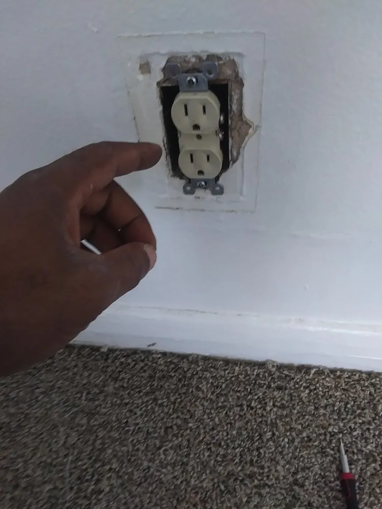 Slide of Lee's Lawn Care Hauling and Home Improvement Services