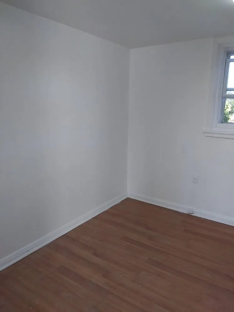 Slide of Lee's Lawn Care Hauling and Home Improvement Services