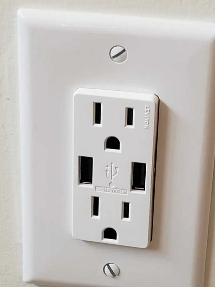 Slide of Lefty's Handyman Service