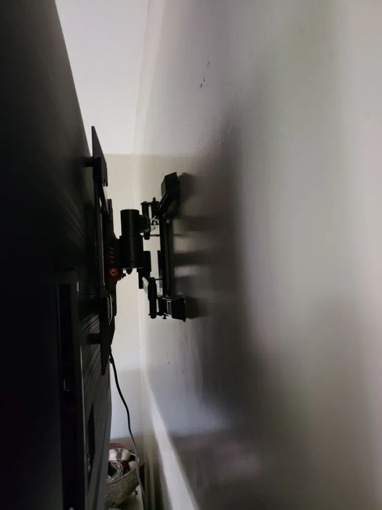 Slide of Lefty's Handyman Service