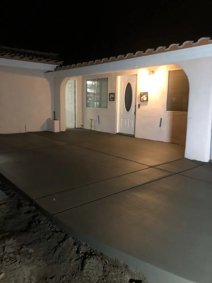 Trusted electrician providing circuit breaker repair in , 