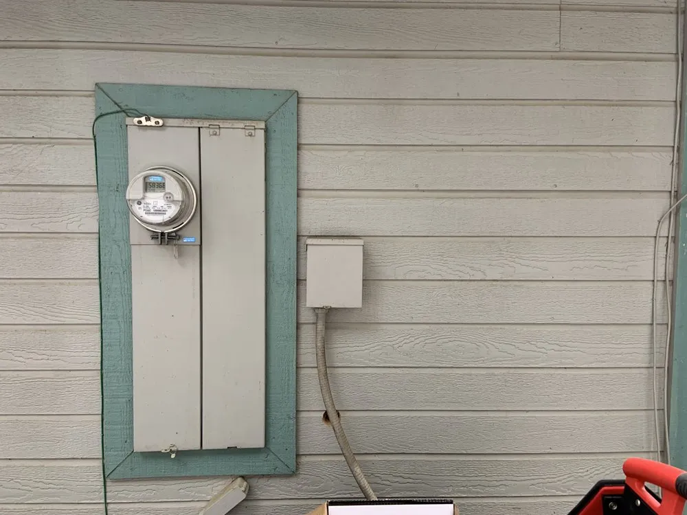 Professional electrician providing emergency electrical service in Anderson, SC - Legacy Home Electric