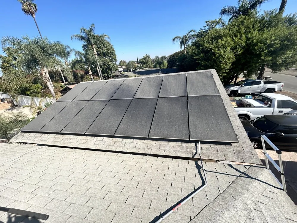 Professional electrician providing circuit breaker repair in ,