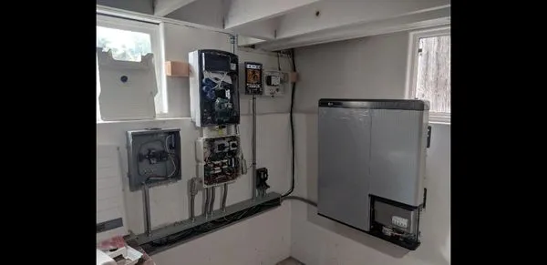 Lennon Electric Logo