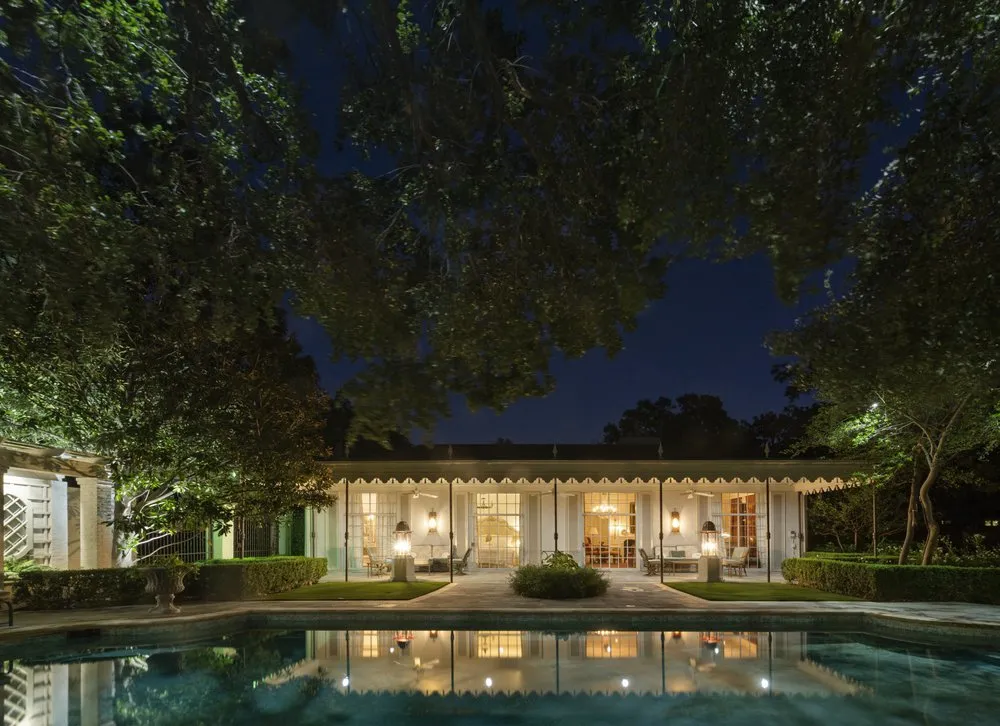 Slide of Lentz Landscape Lighting