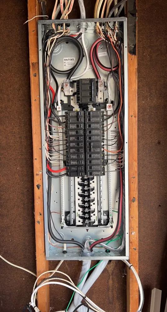 Licensed electrical repair experts serving Belle Vernon, PA - Lenzi Electric