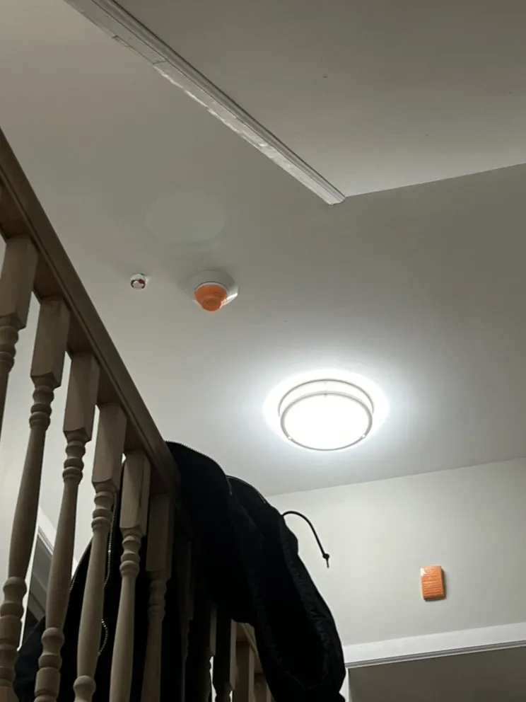 Reliable electrician providing lighting installation in ???, NY - Leo