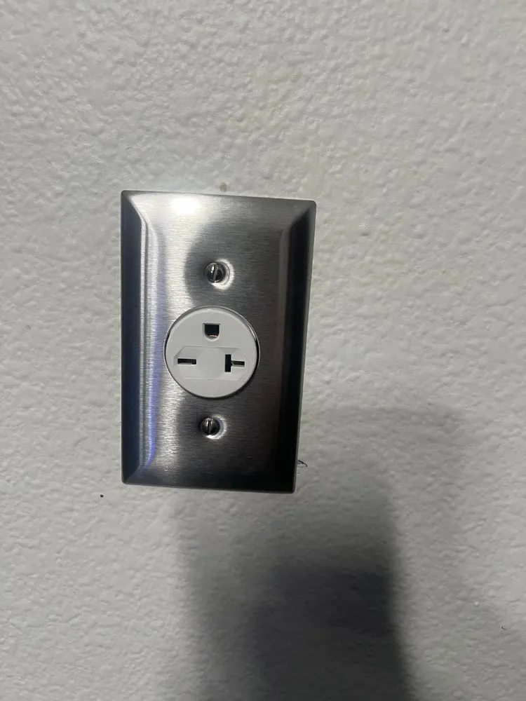 Slide of Leo Electric Service