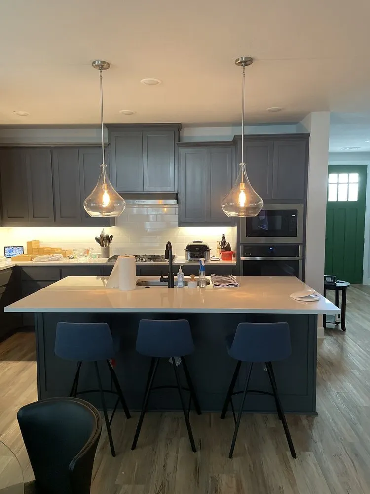 Slide of Leo Electric Service