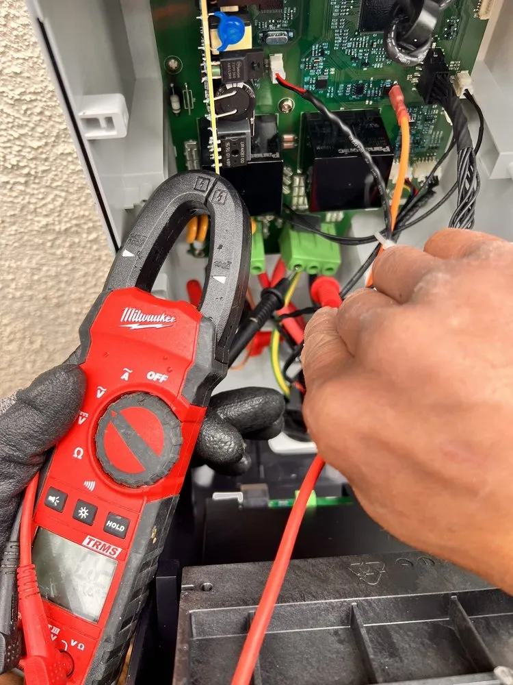 Slide of LEO Electrical