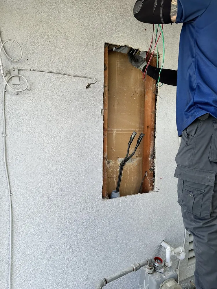 Slide of LEO Electrical