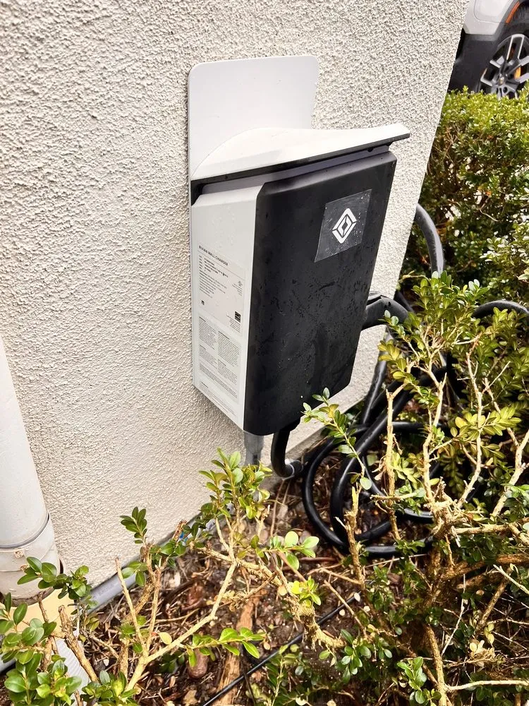 Slide of LEO Electrical