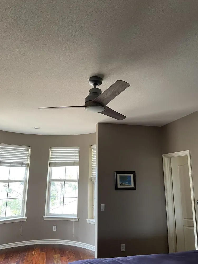 Slide of LEO Electrical