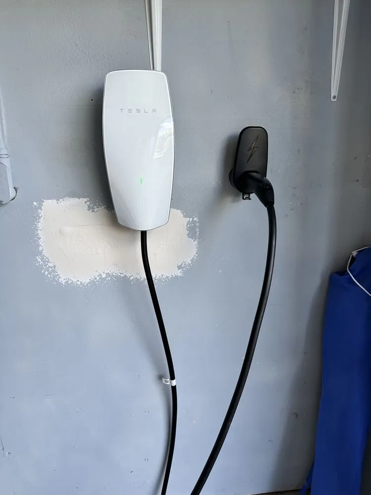 Slide of LEO Electrical